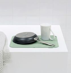 Alfombrilla escurreplatos de silicona 44x32 cm Verde Jade Brabantia
