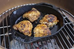 Niski rondel żeliwny z uchwytami loża 26cm