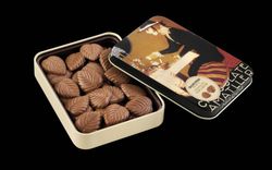 Milk chocolate leaf 32% metallic amatller 60 grs