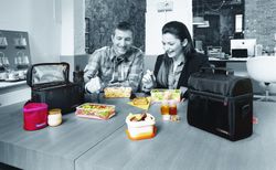 Lunchbag Optimal Negro ( contenedor 600ml + 800ml) Iris