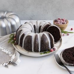 Molde para pastel bundt plateado brillante Nordic Ware