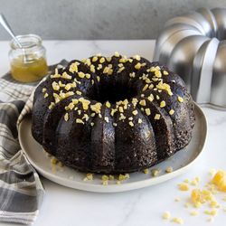 Molde para pastel bundt plateado brillante Nordic Ware