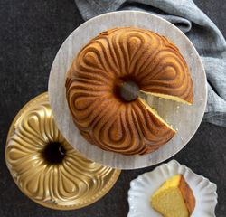 Molde para pastel chiffon bundt gold Nordic Ware