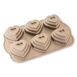 Molde para pastel con corazón escalonado cakelet Nordic Ware