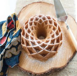 Molde para pastel jubilee bundt dorado Nordic Ware