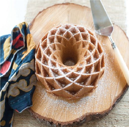Molde para pastel jubilee bundt dorado Nordic Ware