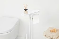 Portarrollo con estante y escobillero Mineral Fresh Blanco Brabantia