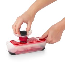 Conjunto mini raladores de mandolina com caixa recipiente oxo